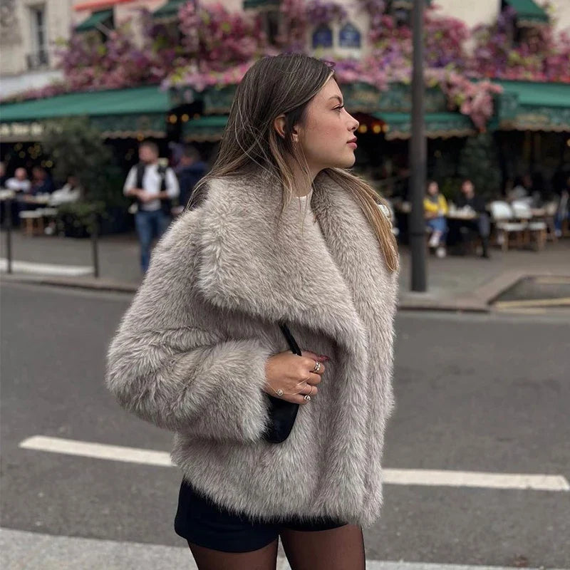 Zayra | Abrigo de piel esponjosa